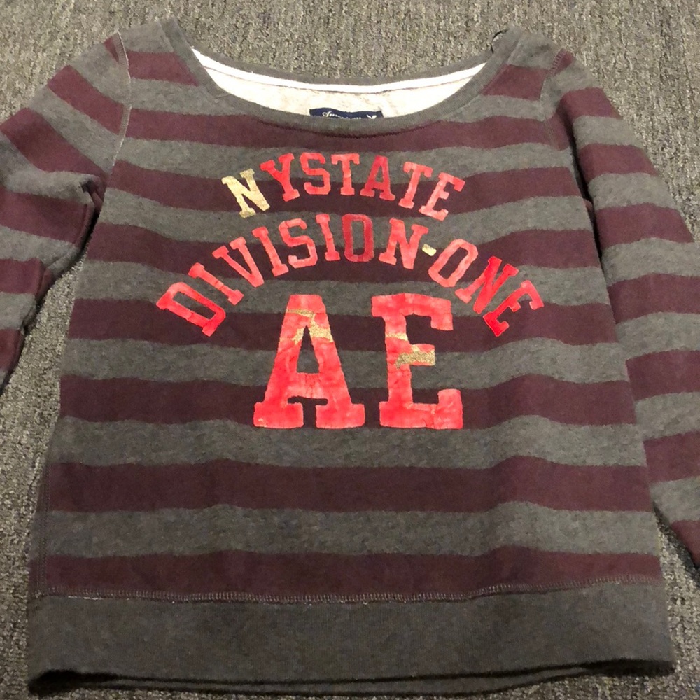 Scoop neck / off the shoulder sweatshirt